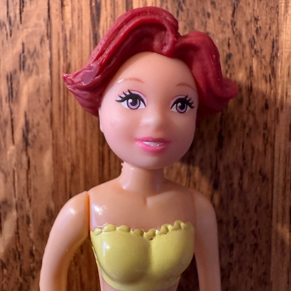 Vintage Polly pocket doll